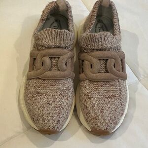 Tod's Kate Beige Knit Sneakers.  Retails for $850